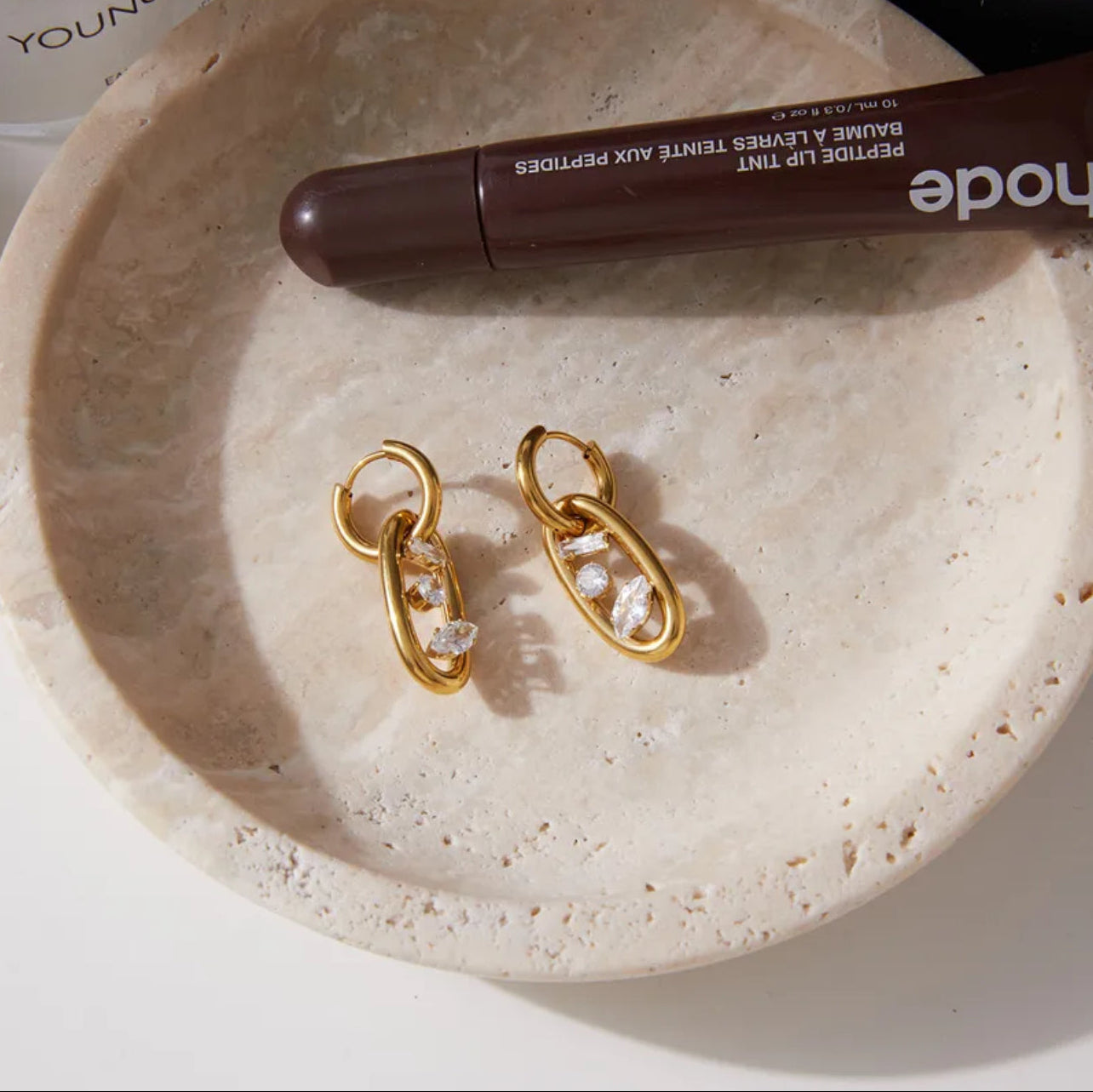 Pantallas “Aura Dorada” – Zirconia Oval Elegance
