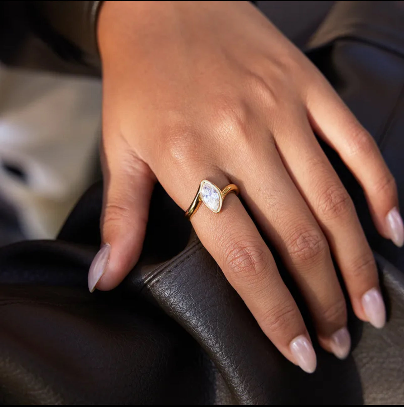 Anillo Aurora Nácar – Acero Inoxidable Dorado